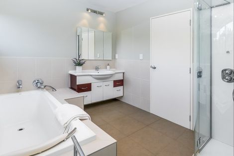 Photo of property in 39 Sandstone Road, Whitford, Manurewa, 2576