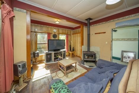 Photo of property in 60 Parihaka Road, Pungarehu, Opunake, 4685