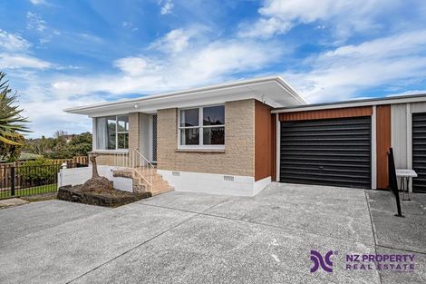 Photo of property in 2/17 Jenelin Road, Glendene, Auckland, 0602