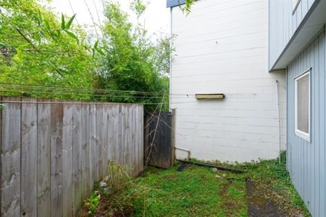 Photo of property in 2/24 Commodore Drive, Lynfield, Auckland, 1042