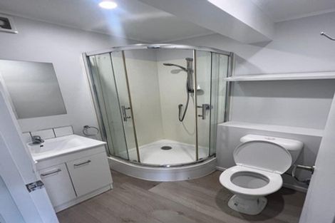 Photo of property in 26 Staincross Street, Green Bay, Auckland, 0604