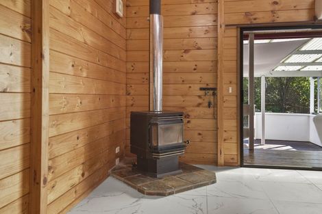 Photo of property in 205 Whangaparaoa Road, Red Beach, 0932