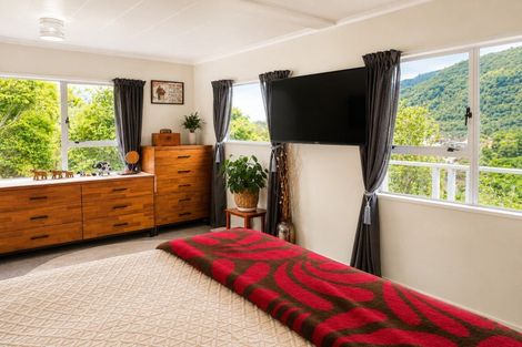 Photo of property in 45 Dorset Street, Picton, 7220