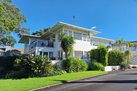 Photo of property in 2/276 Hurstmere Road, Takapuna, Auckland, 0622