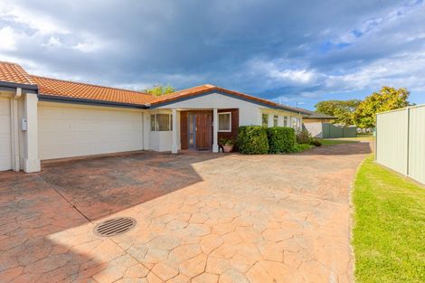 Photo of property in 11a Cheval Place, Taradale, Napier, 4112