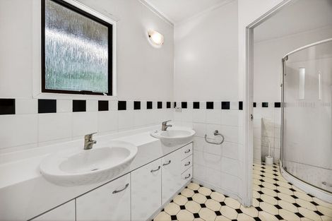 Photo of property in 1/13 Muritai Road, Milford, Auckland, 0620