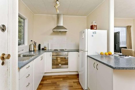 Photo of property in 37 Meadowood Drive, Unsworth Heights, Auckland, 0632