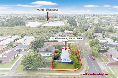 Photo of property in 2/11 Bluewater Place, Wattle Downs, Auckland, 2103