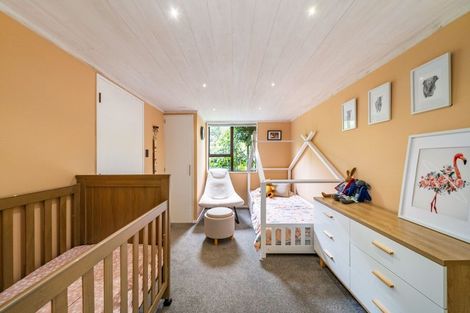 Photo of property in 33 Oak Avenue, Paremata, Porirua, 5024