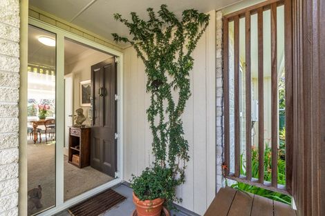 Photo of property in 1/5 Hanlon Crescent, Narrow Neck, Auckland, 0624