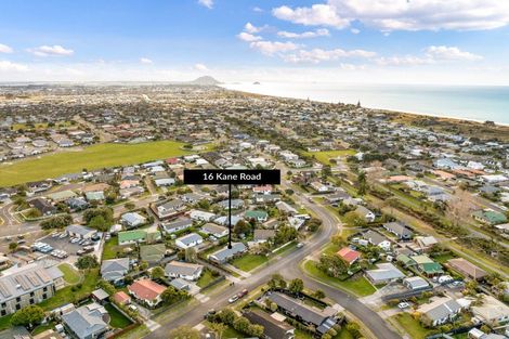 Photo of property in 16 Kane Road, Papamoa Beach, Papamoa, 3118