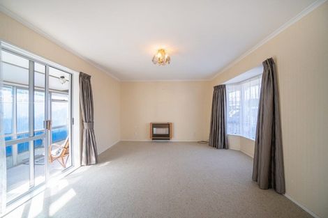 Photo of property in 8 Edgecombe Court, Roslyn, Palmerston North, 4414