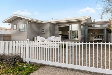 Photo of property in 220a Ocean Road, Whangamata, 3620