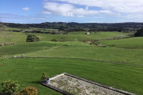 Photo of property in 915 Old North Road, Waimauku, 0882