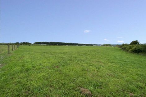 Photo of property in 17 Riverside Drive, Ohau, 5570