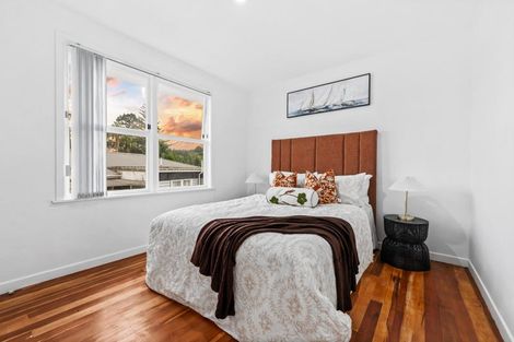 Photo of property in 2 Lowtherhurst Road, Massey, Auckland, 0614
