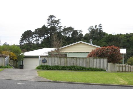 Photo of property in 84 Riversdale Drive, Merrilands, New Plymouth, 4312