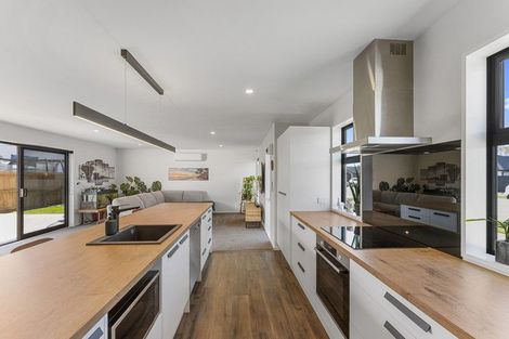 Photo of property in 30 Mcquillan Avenue, Woodend, 7610