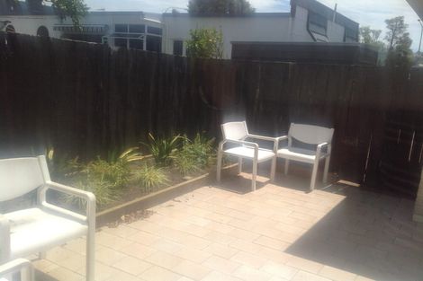 Photo of property in 1/4 Shakespeare Road, Milford, Auckland, 0620