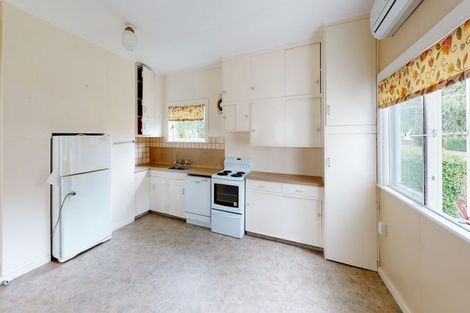 Photo of property in 12 Saint Leonard Street, Saint Johns Hill, Whanganui, 4501