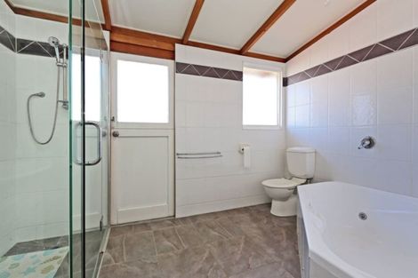 Photo of property in 7 Gillies Crescent, Waimarama, Havelock North, 4294