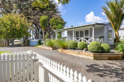 Photo of property in 603 Peak Road, Helensville, 0875