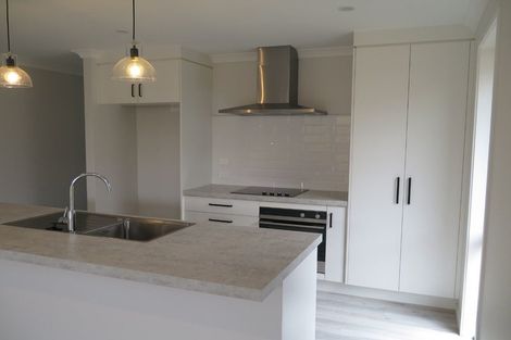 Photo of property in 16 Kahawai Place, Omokoroa, 3114