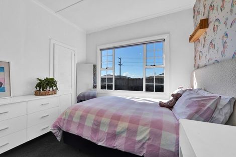 Photo of property in 11 Fantham Street, Hawera, 4610