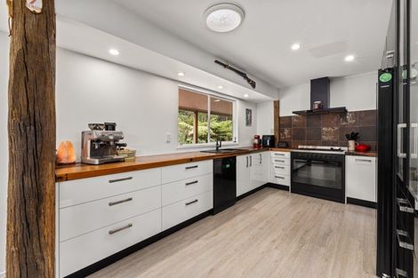 Photo of property in 8 Kaipatiki Rise, Haruru, 0204