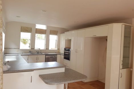 Photo of property in 2/5 Kenmure Avenue, Forrest Hill, Auckland, 0620