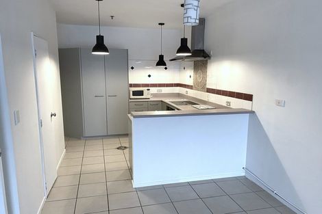 Photo of property in 16/15 Clearwater Cove, West Harbour, Auckland, 0618