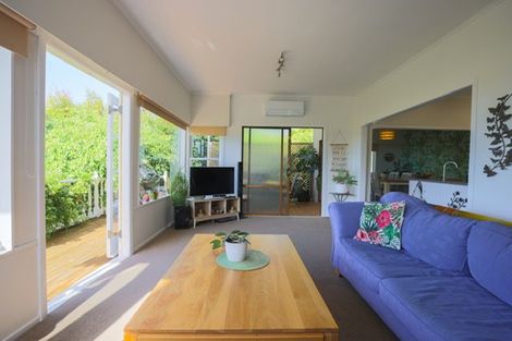 Photo of property in 33 Scott Road, Stanmore Bay, Whangaparaoa, 0932