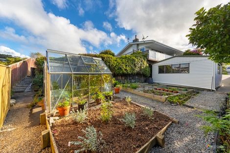Photo of property in 18 Mark Avenue, Paparangi, Wellington, 6037