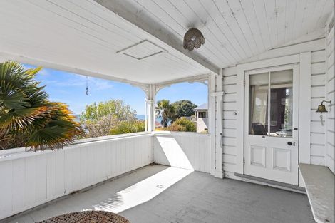 Photo of property in 9 Hukarere Road, Bluff Hill, Napier, 4110