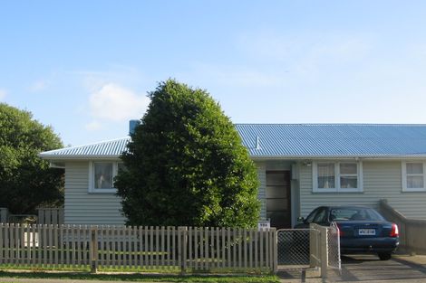 Photo of property in 19a-b Castor Crescent, Cannons Creek, Porirua, 5024