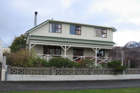 Photo of property in 5 Rangitira Avenue, Palmerston North, 4414