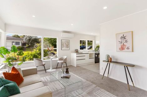 Photo of property in 1/3 Cheryl Place, Hillcrest, Auckland, 0627