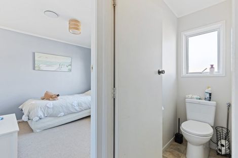 Photo of property in 8 Oleander Place, Bell Block, New Plymouth, 4312