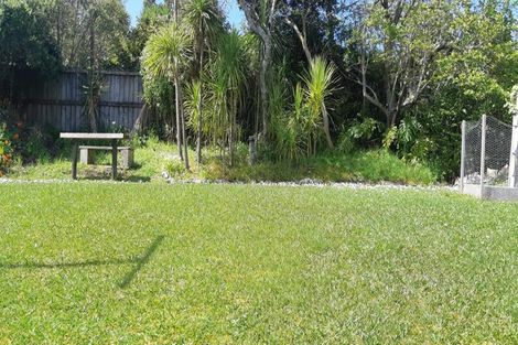 Photo of property in 41 Seaton Road, Murrays Bay, Auckland, 0630