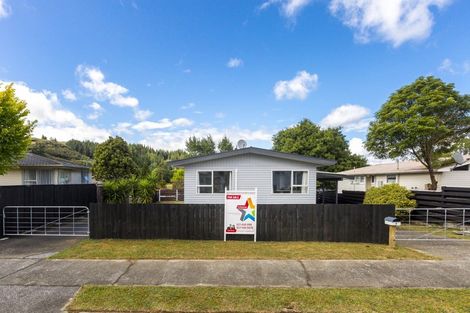 Photo of property in 7 Blueberry Grove, Timberlea, Upper Hutt, 5018