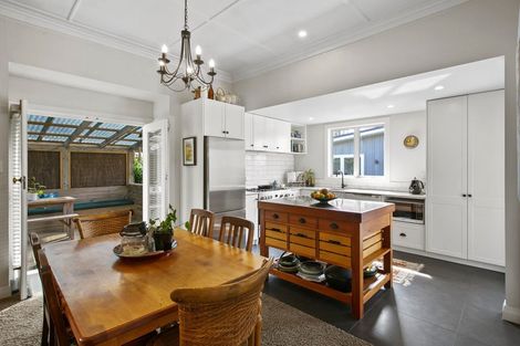Photo of property in 25 Newton Street, Fitzroy, New Plymouth, 4312