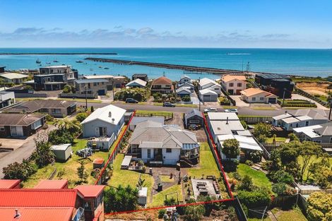 Photo of property in 9 Roy Terrace, Moturoa, New Plymouth, 4310