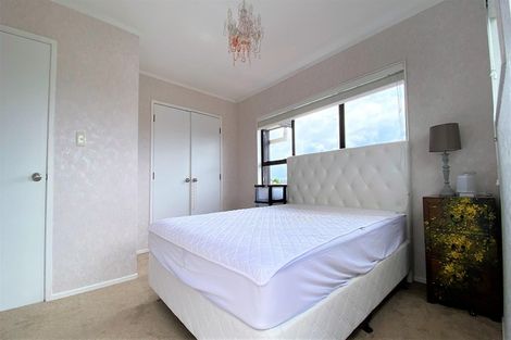 Photo of property in 16 Cherub Place, West Harbour, Auckland, 0618