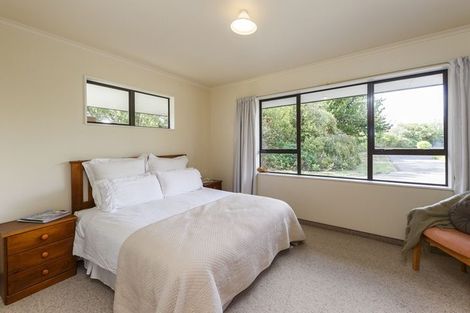 Photo of property in 515 Roberts Line, Kelvin Grove, Palmerston North, 4470