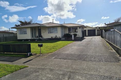 Photo of property in 35 Rhodes Drive, Kelvin Grove, Palmerston North, 4414