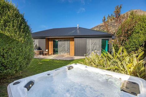 Photo of property in 18 Silver Street, Lower Shotover, Queenstown, 9304