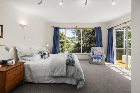 Photo of property in 10 Donald Crescent, Karori, Wellington, 6012