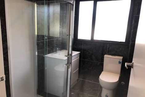 Photo of property in 30 Devonshire Road, Unsworth Heights, Auckland, 0632