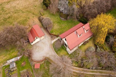 Photo of property in 35 Mountain View Road, Dalefield, Queenstown, 9371