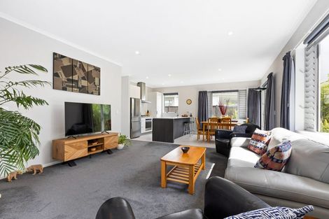 Photo of property in 6a Kuku Avenue, Red Beach, 0932